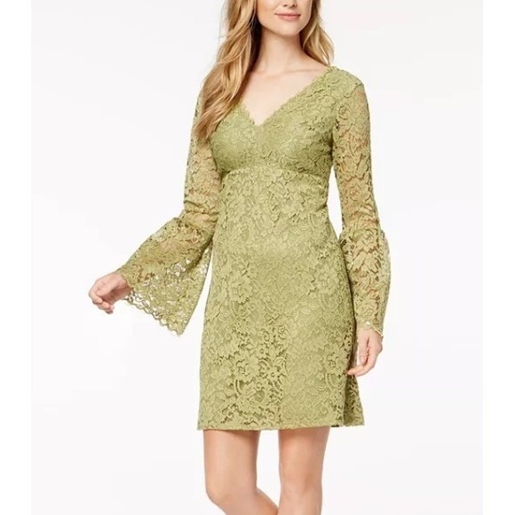 Betsey Johnson Dresses & Skirts - Betsey Johnson Lace Dress V Neck Bell Sleeve Green Party Cocktail Size 2